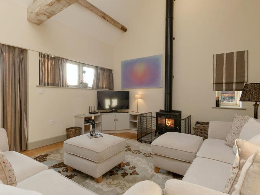 Will's Barn - UKC3885