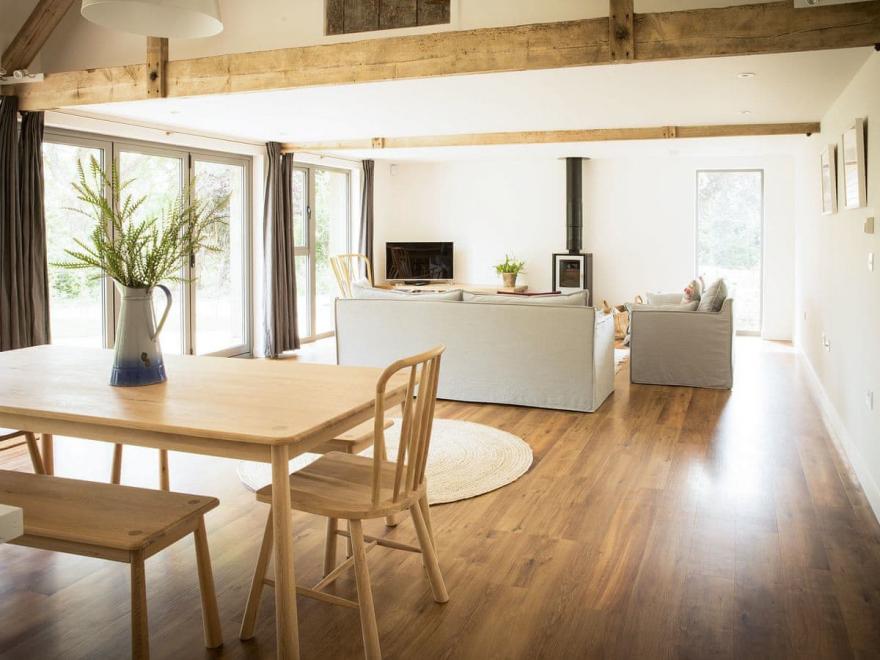 The Cart Shed - UKC3898