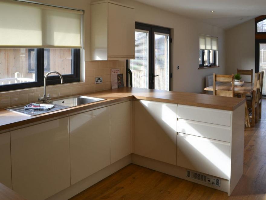 Willow Lodge - UKC3932