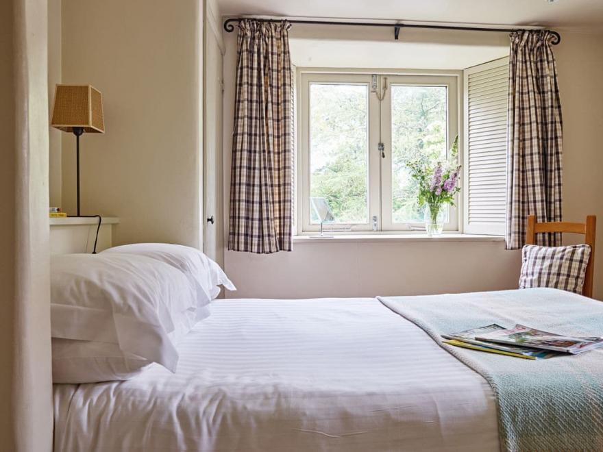 Coach House - UKC3967