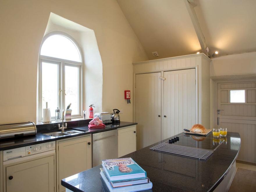 Garden House - UKC3971