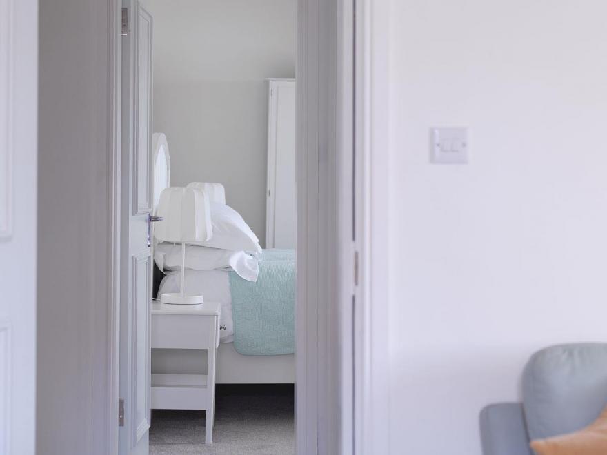 Paramount Apartments 5 - UKC421