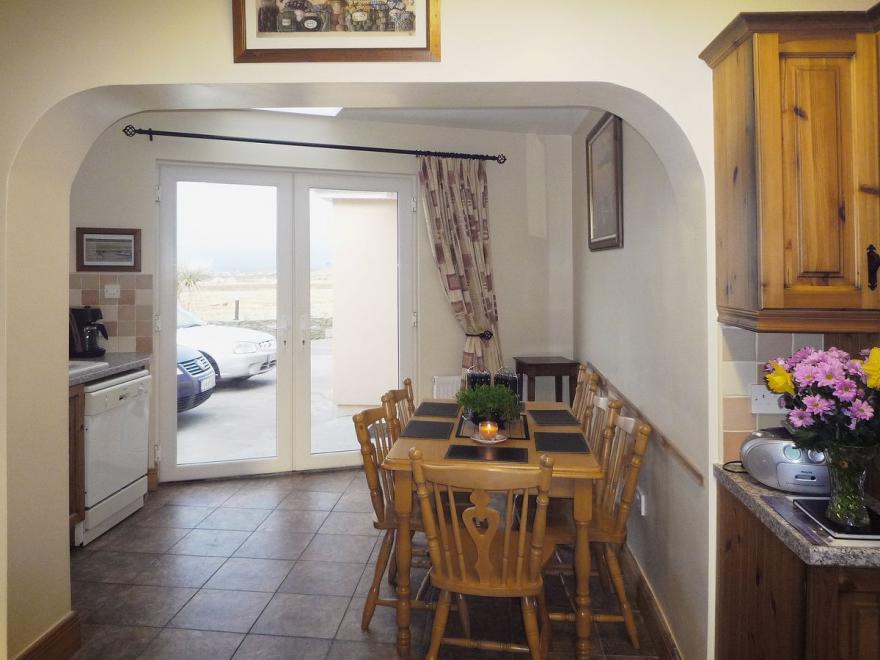 Patty's Cottage - W32029