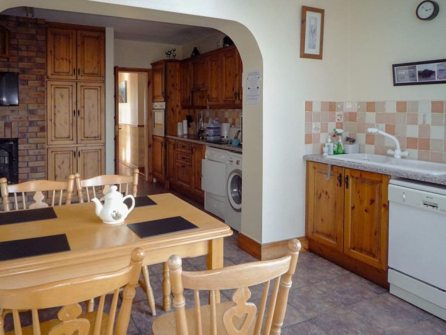 Patty's Cottage - W32029