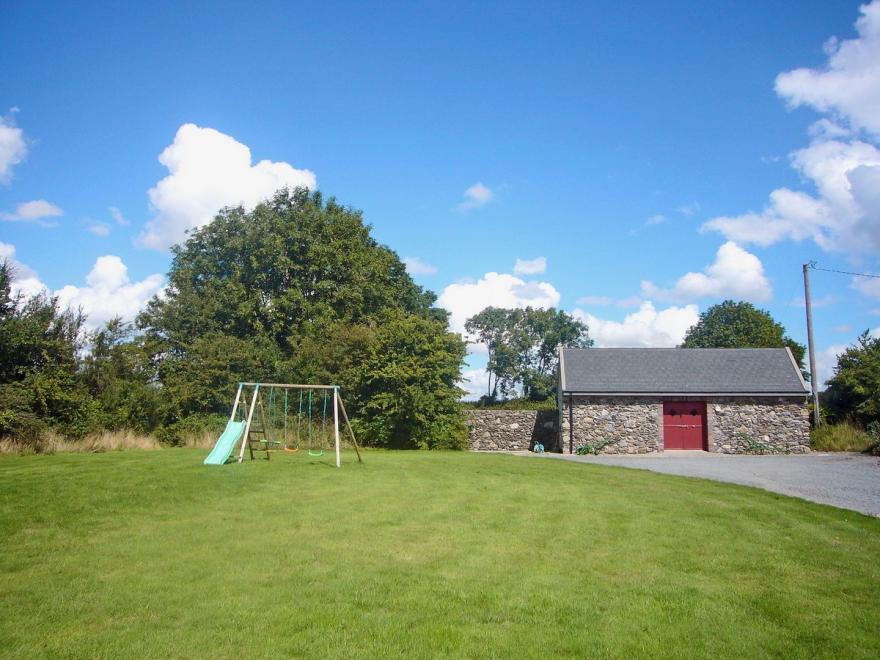 Uncle Tom's Barn - W32057