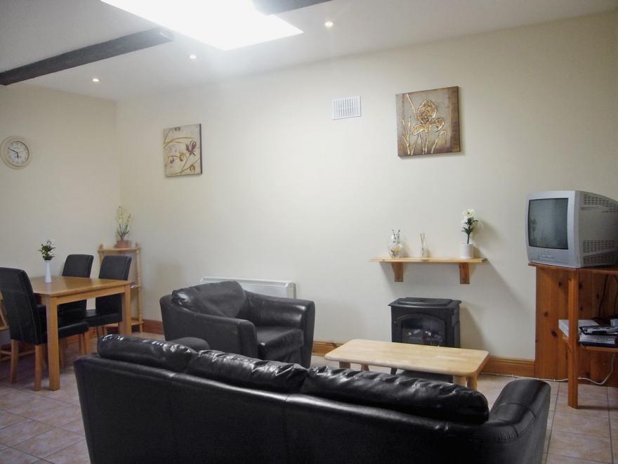 Rose Cottage - W32058