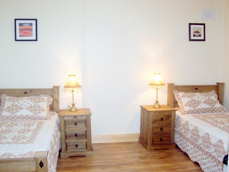 Rose Cottage - W32058