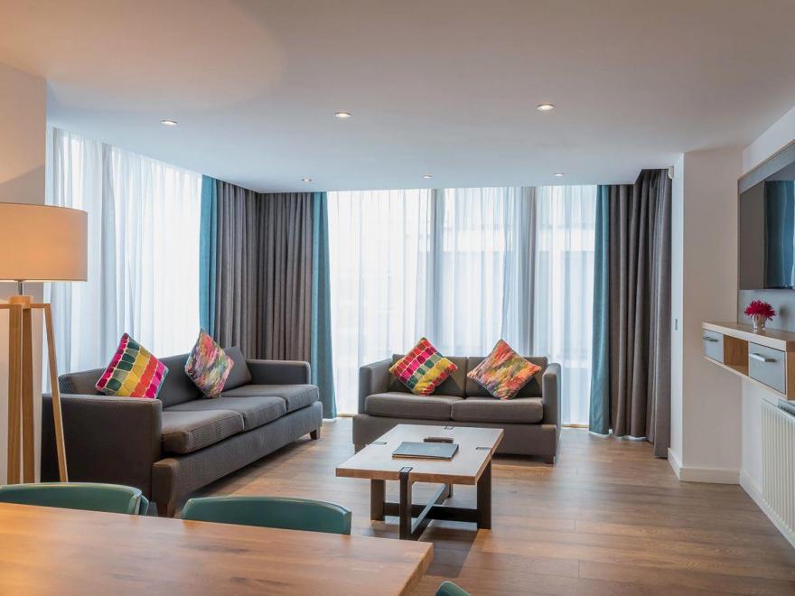 Corner Courtyard Suite