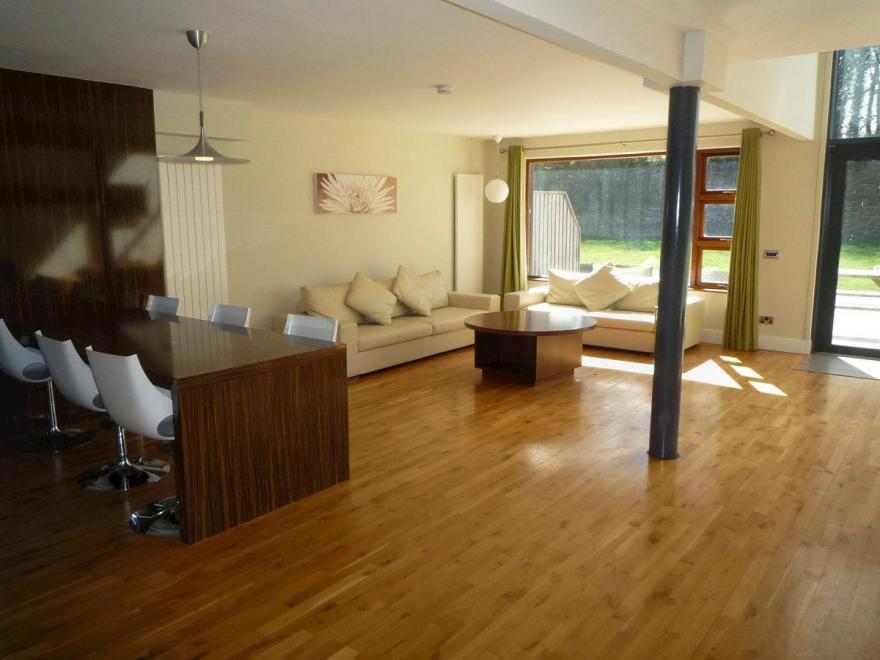 Holiday Lodge B - W32320