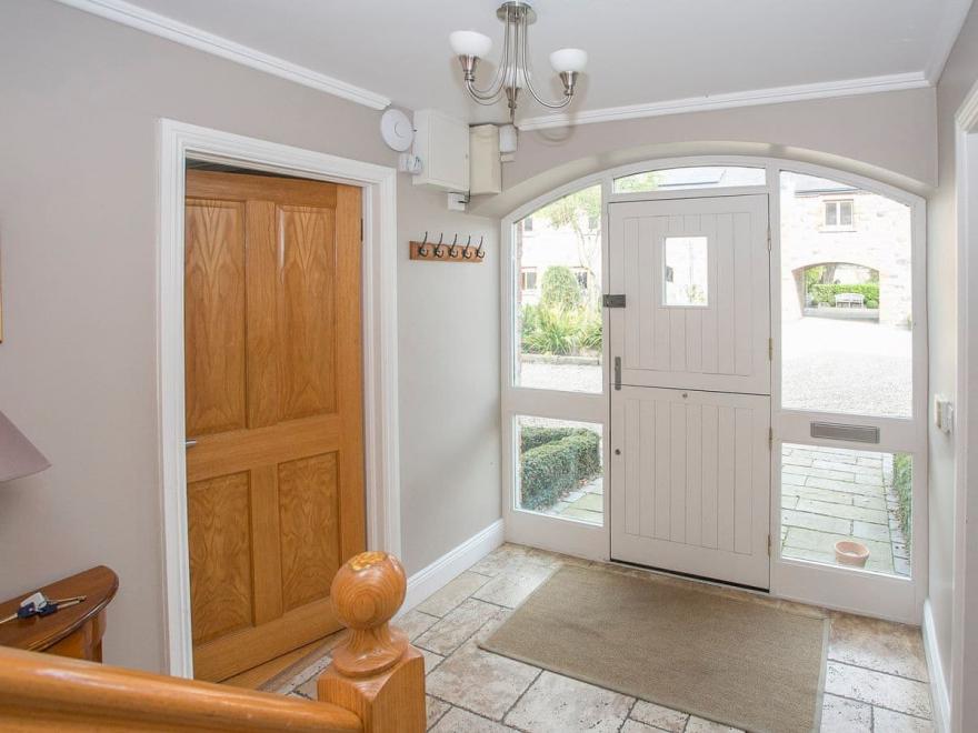 The Coach House-W32348