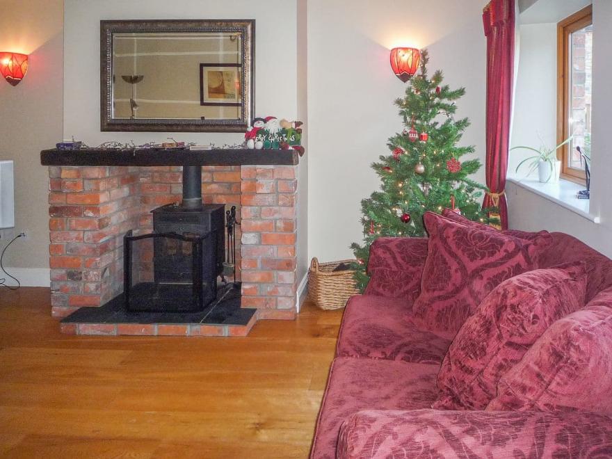 The Coach House-W32348