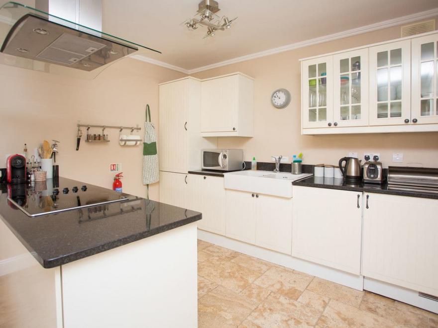 The Hen House-W32350