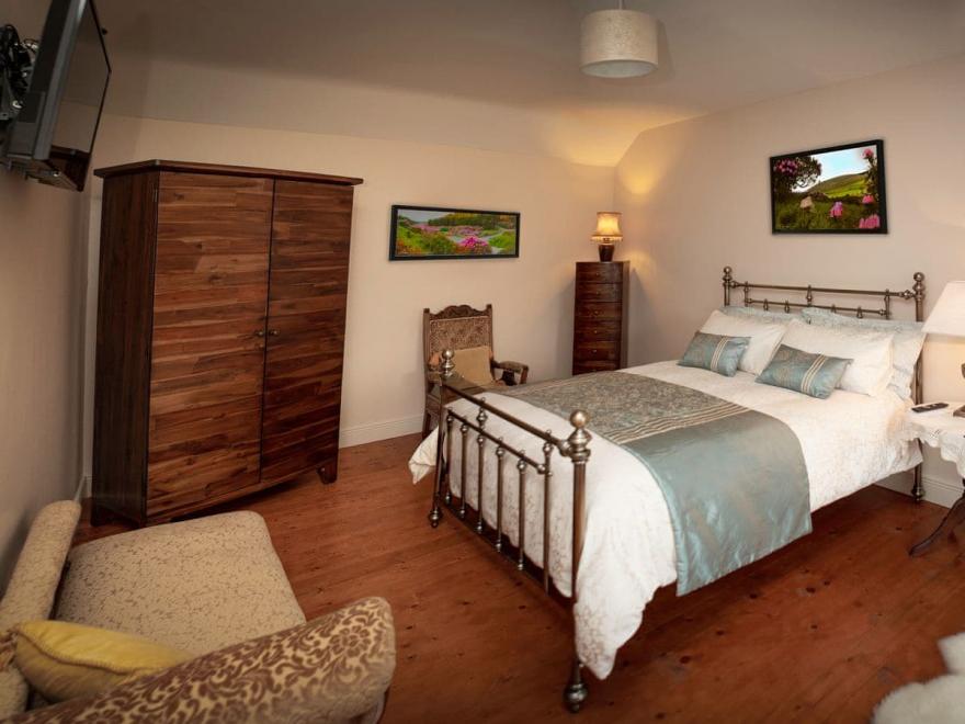 Mary Kate's Farmhouse - W32363