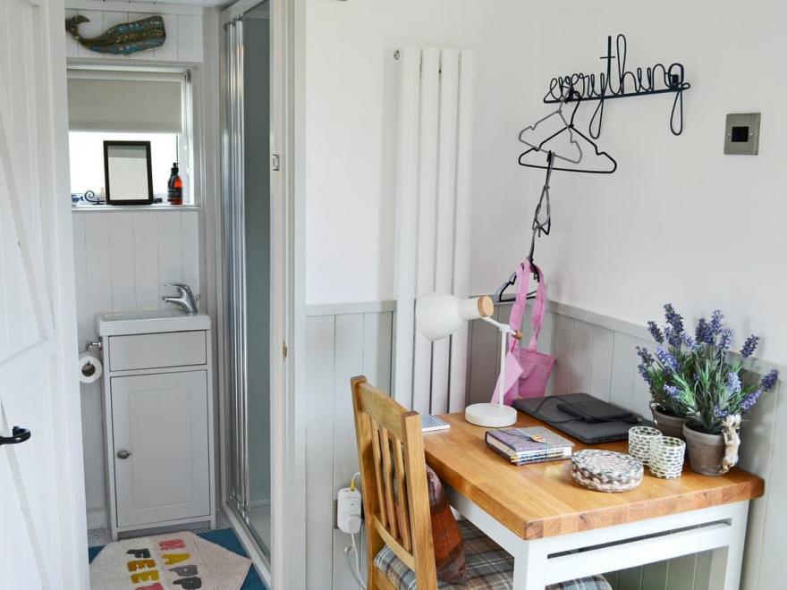 Ghillies At Riverside