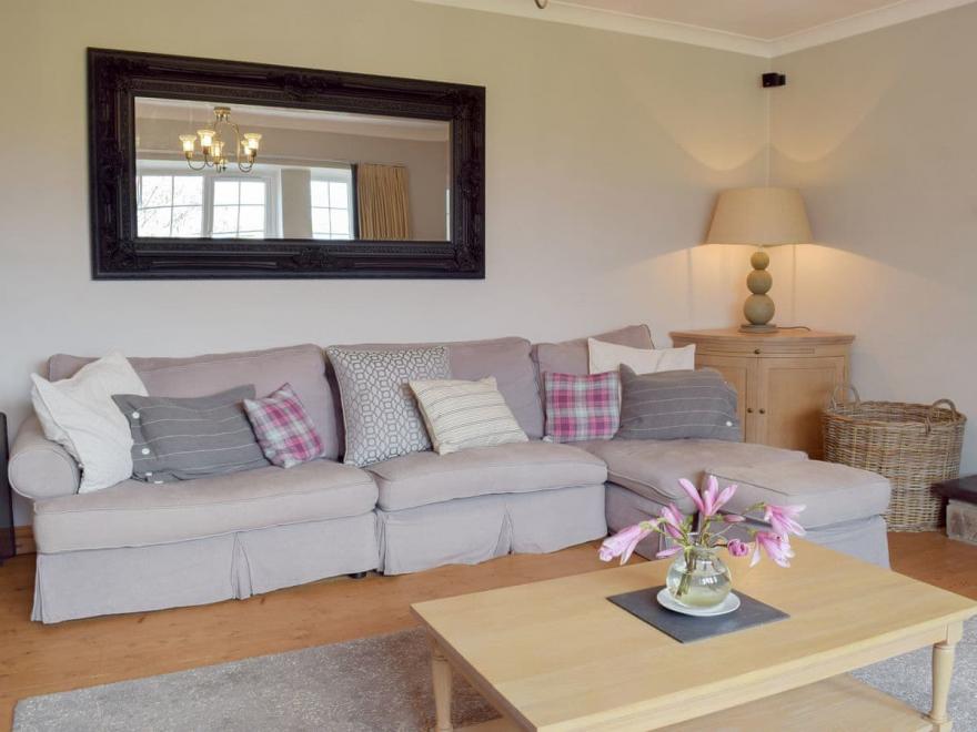 Mwche Farmhouse - UK11013