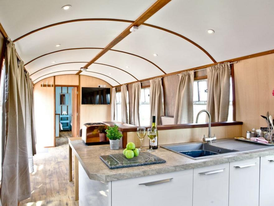 Brunel Boutique Railway Carriage 5