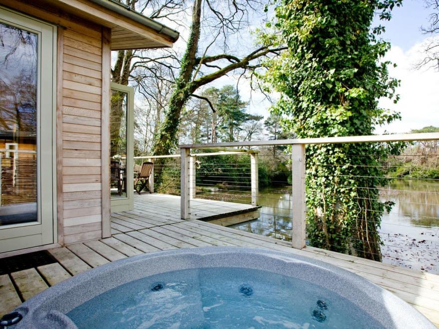 Lakeview - 7 Indio Lake, Bovey Tracey