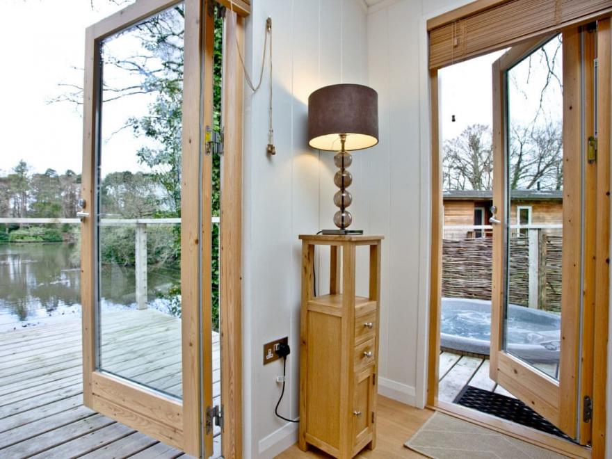 Lakeview - 7 Indio Lake, Bovey Tracey