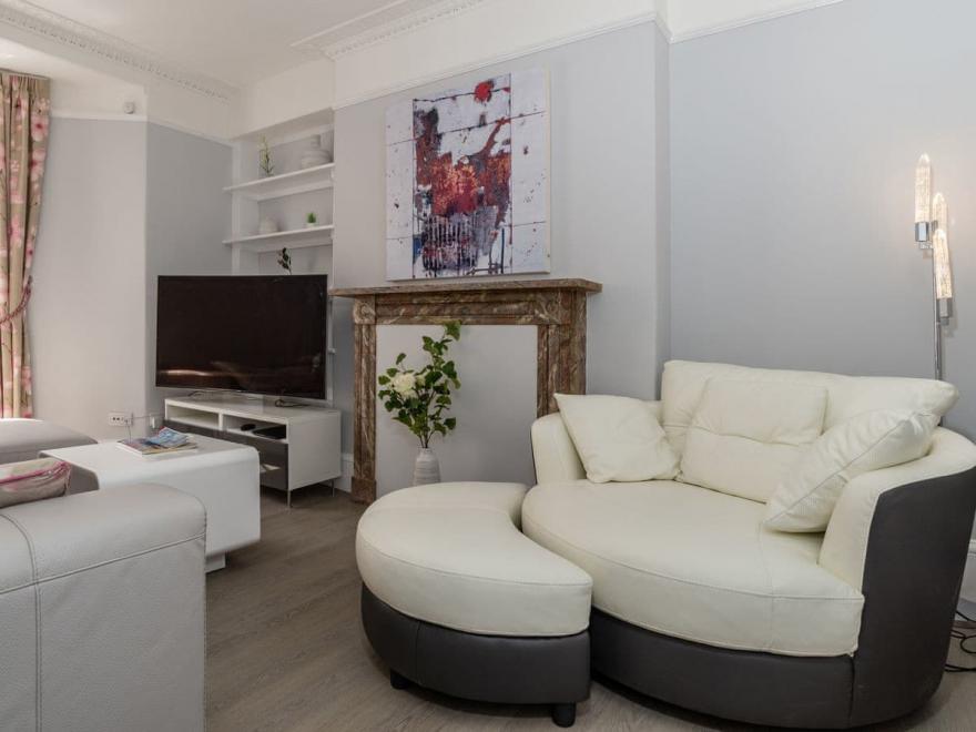 Owl and Pussycat Apartment