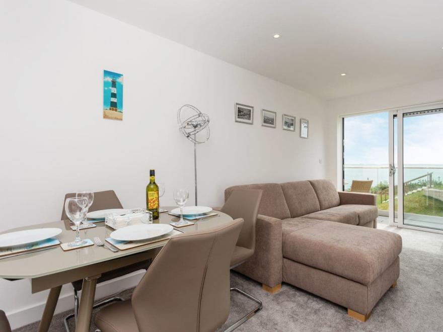 Shoreside, Royal Cliff