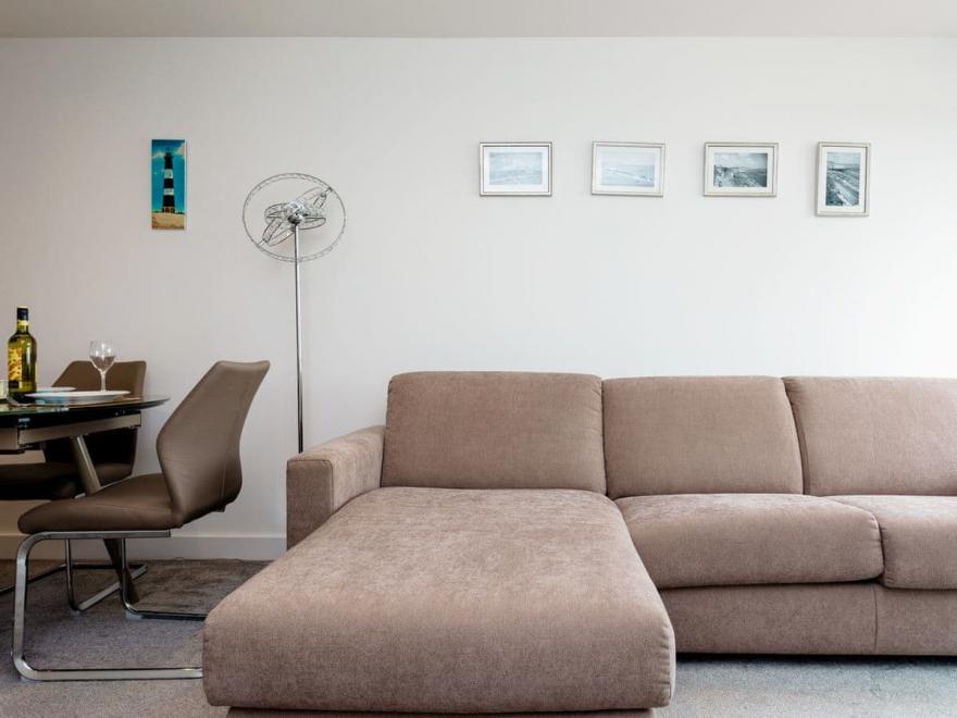 Shoreside, Royal Cliff