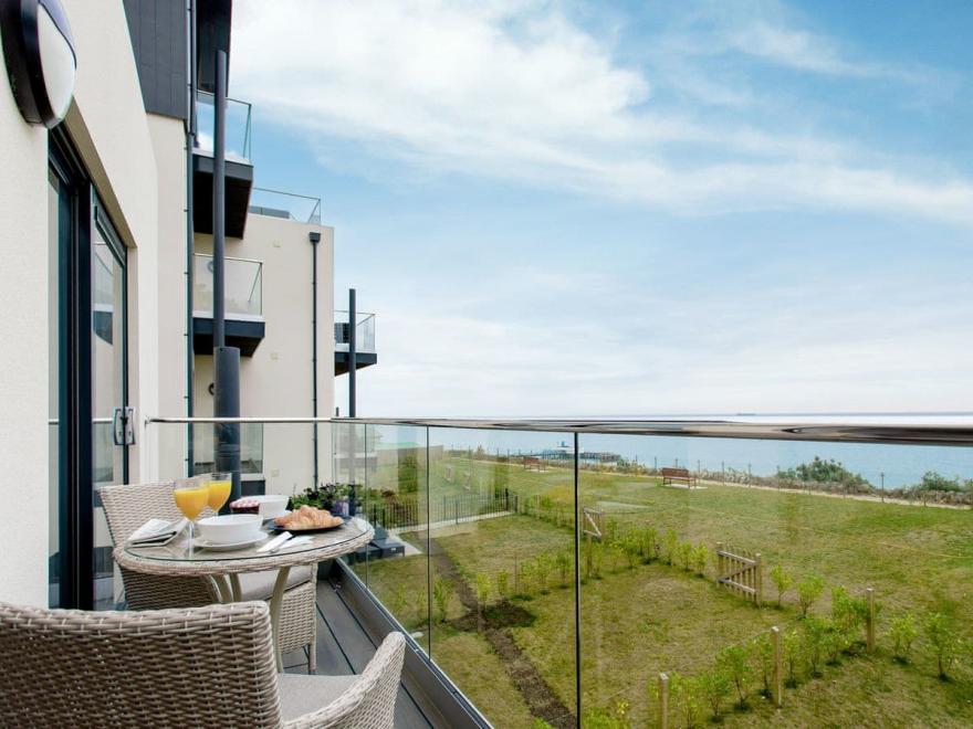 Shoreside, Royal Cliff