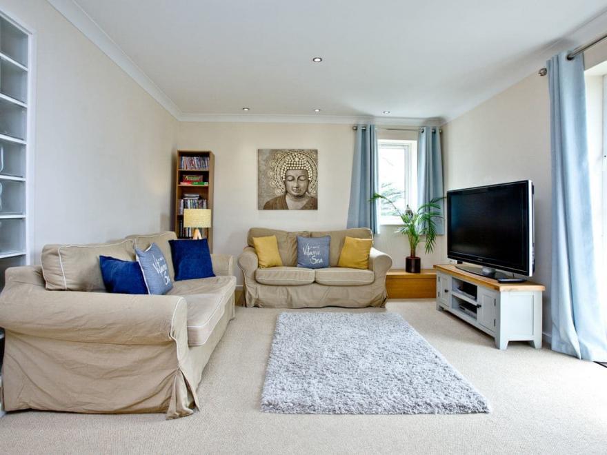 Apartment 4 Trehellan Heights