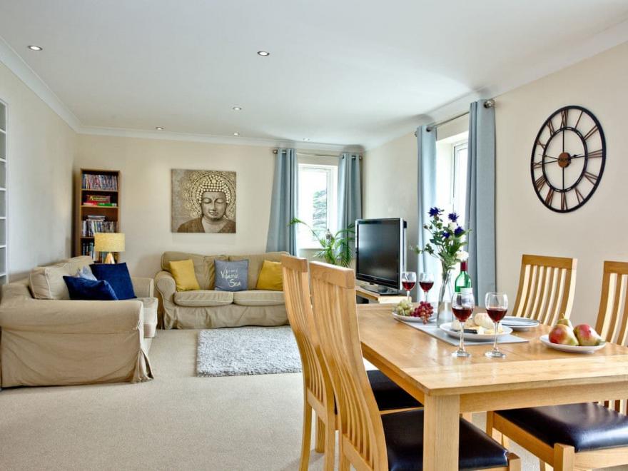 Apartment 4 Trehellan Heights