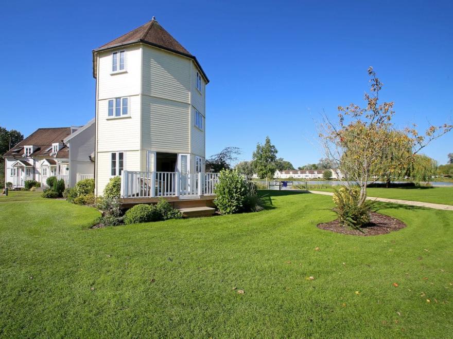 Kingfisher Lake House