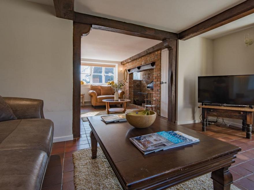 Hornes Place Oast & Barn