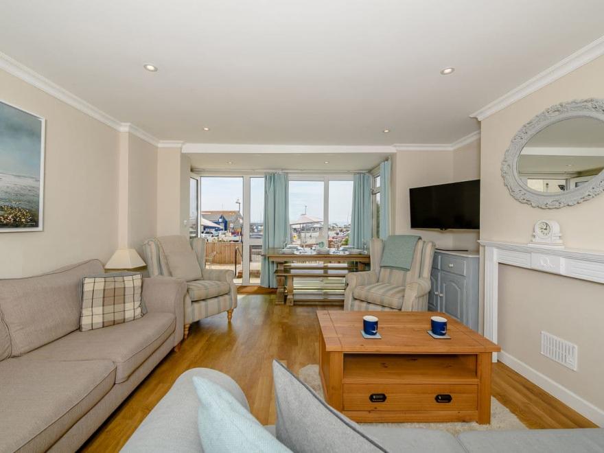 Coast View Apartment