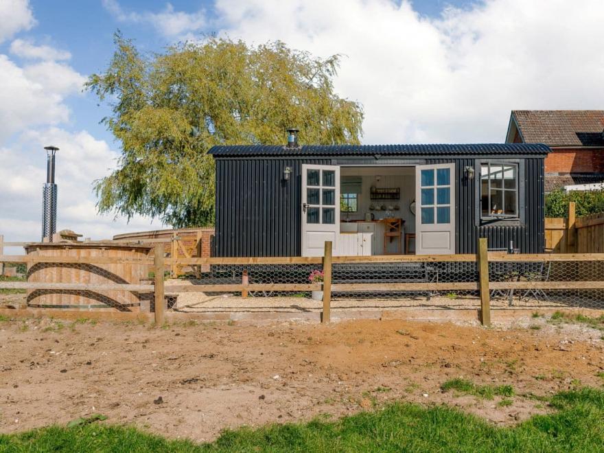 The Hut at Hole Farm