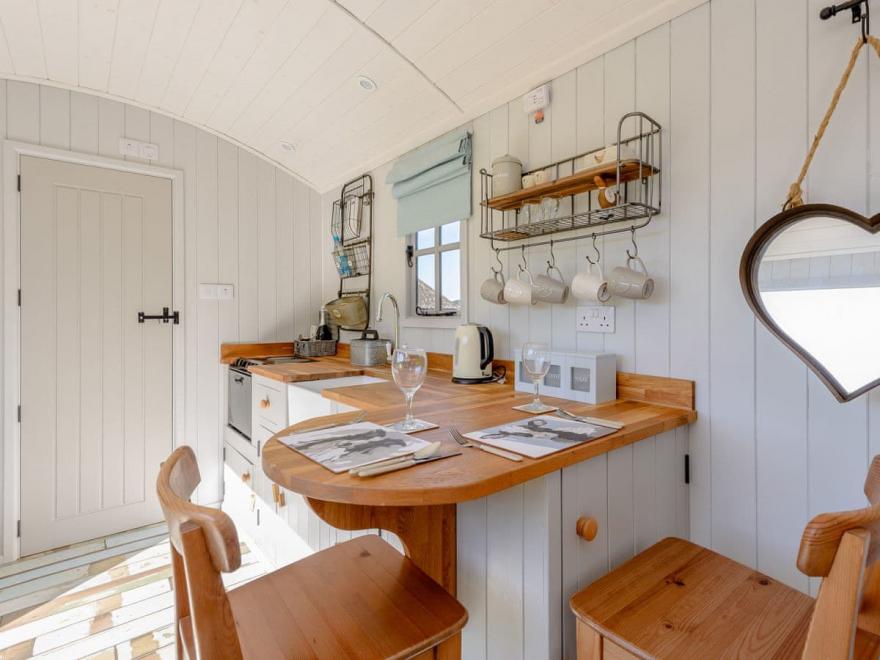 The Hut at Hole Farm