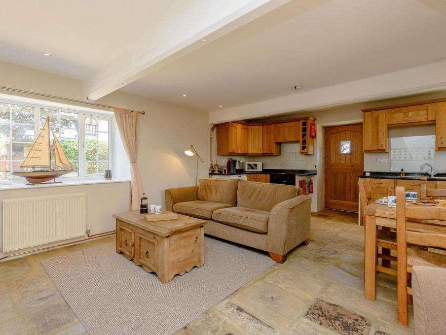 Farm Cottage - UK11246