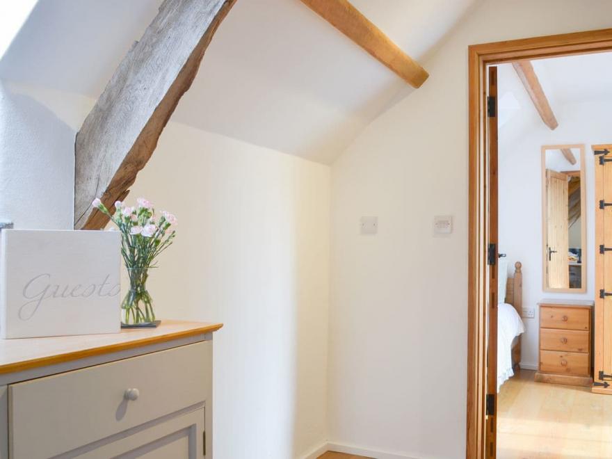 Flittermouse Cottage