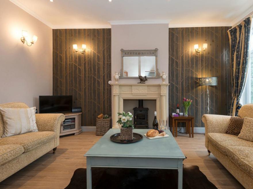 No.3 Meynell Mews - UK11366