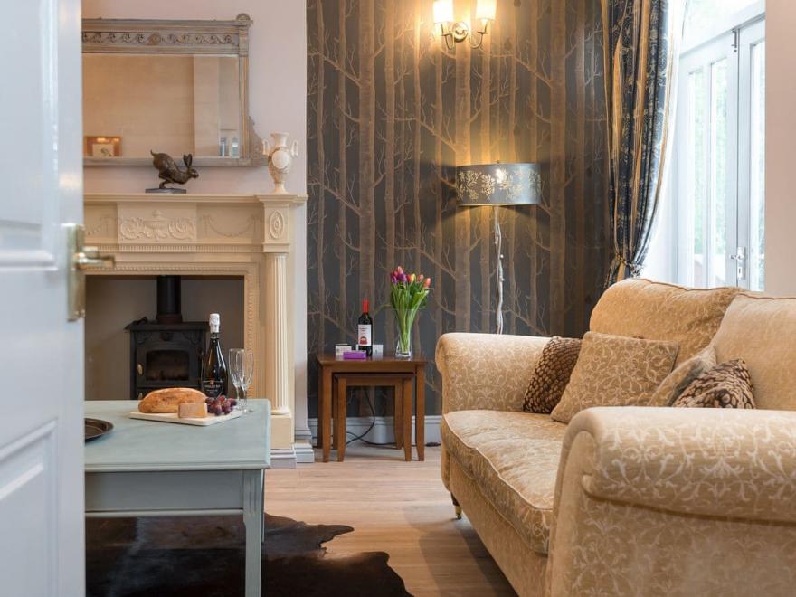 No.3 Meynell Mews - UK11366