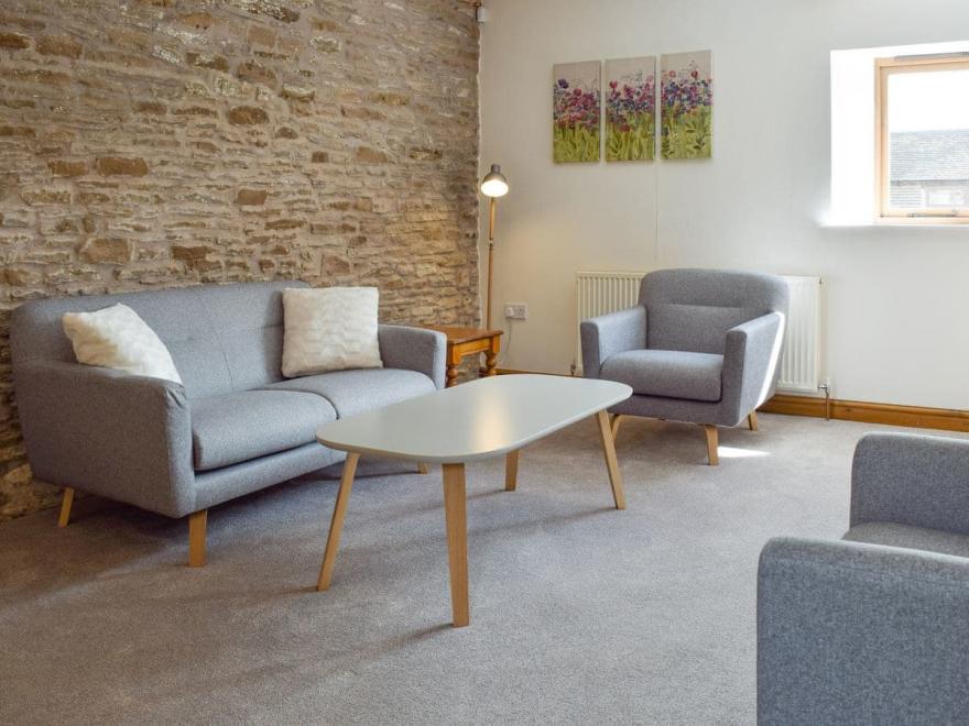 Larch Bed Cottage-UK11368