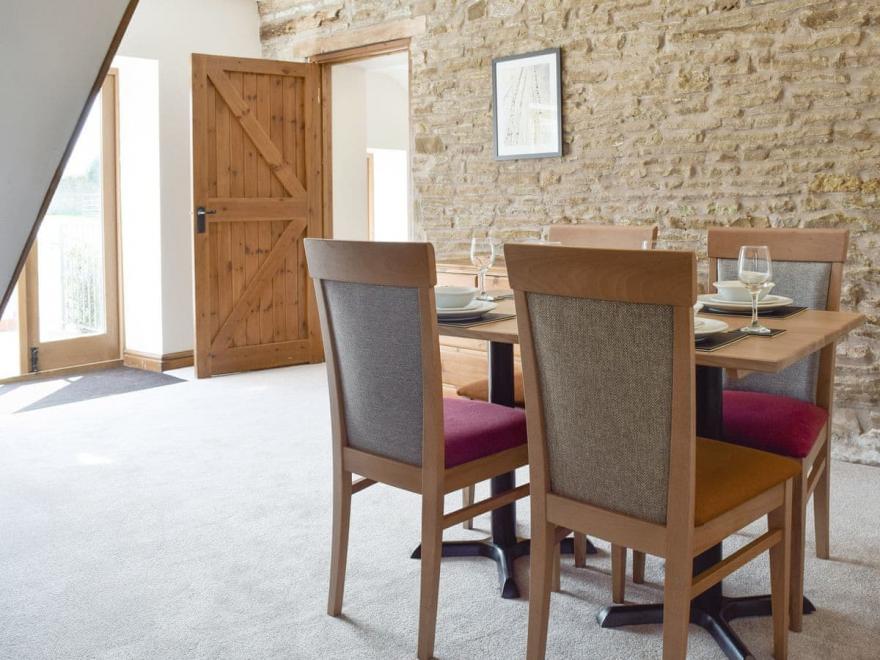 Larch Bed Cottage-UK11368