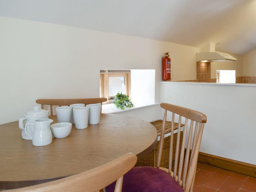 Larch Bed Cottage-UK11368