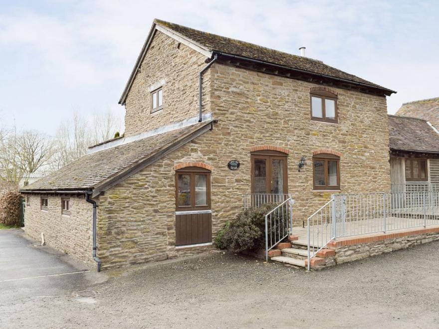 Larch Bed Cottage-UK11368