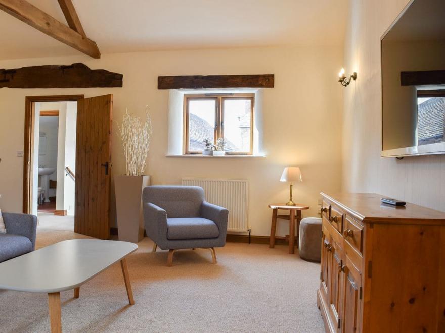 Honeysuckle Cottage-UK11372