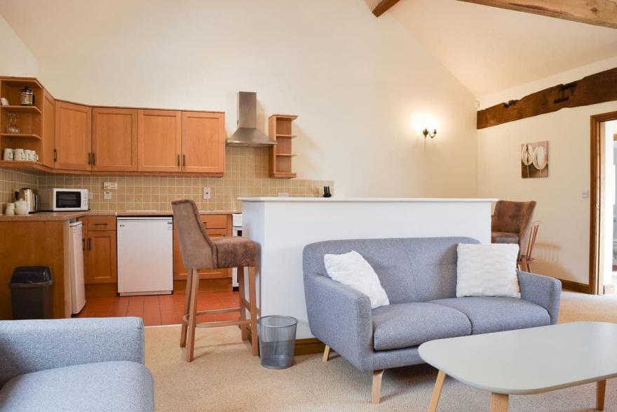 Honeysuckle Cottage-UK11372