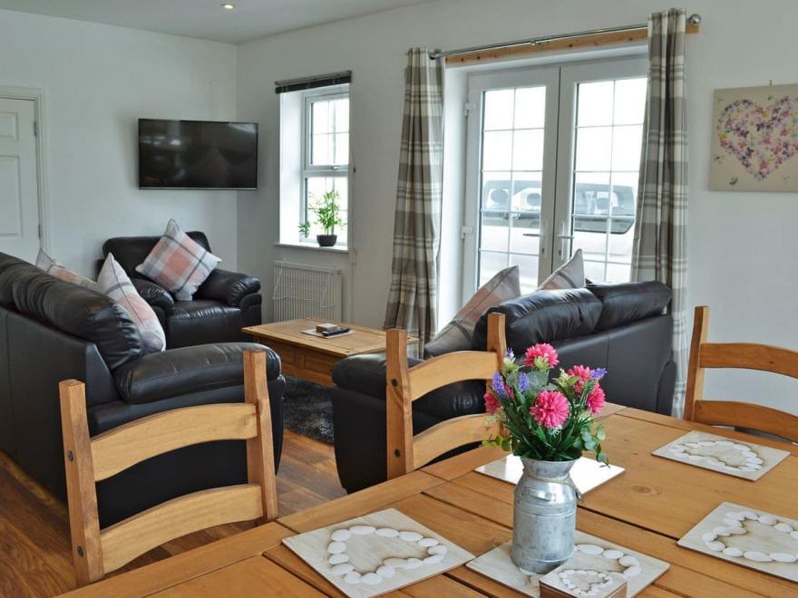 Lola's Cottage - UK11451