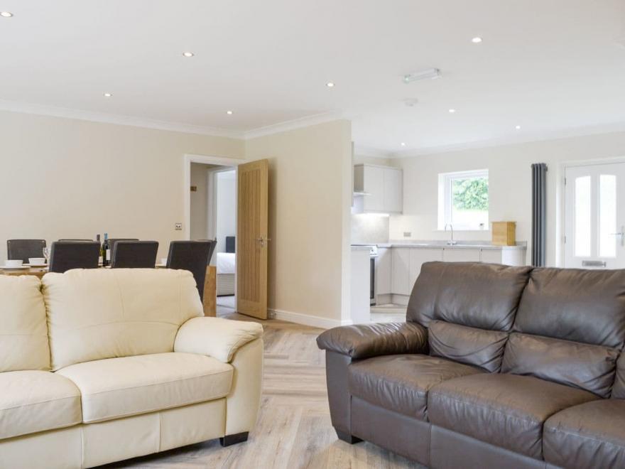 Lucy's at the Grange - UK11519