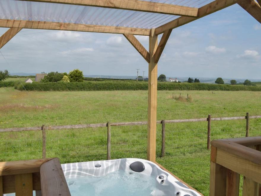 Mountain View Lodge-UK11626