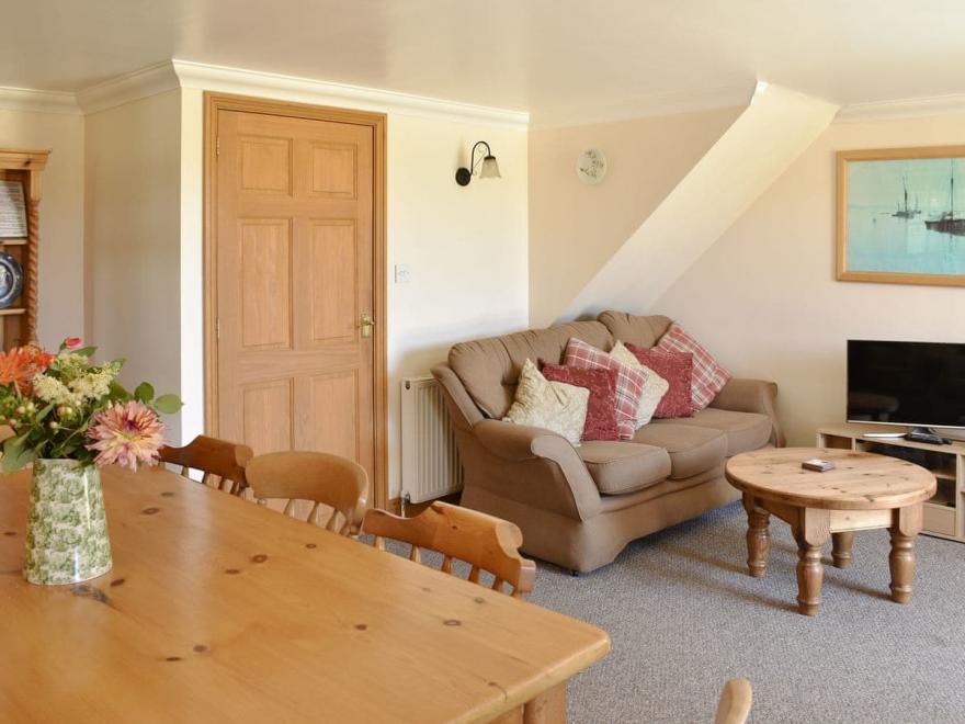 Honeysuckle Cottage-UK11688