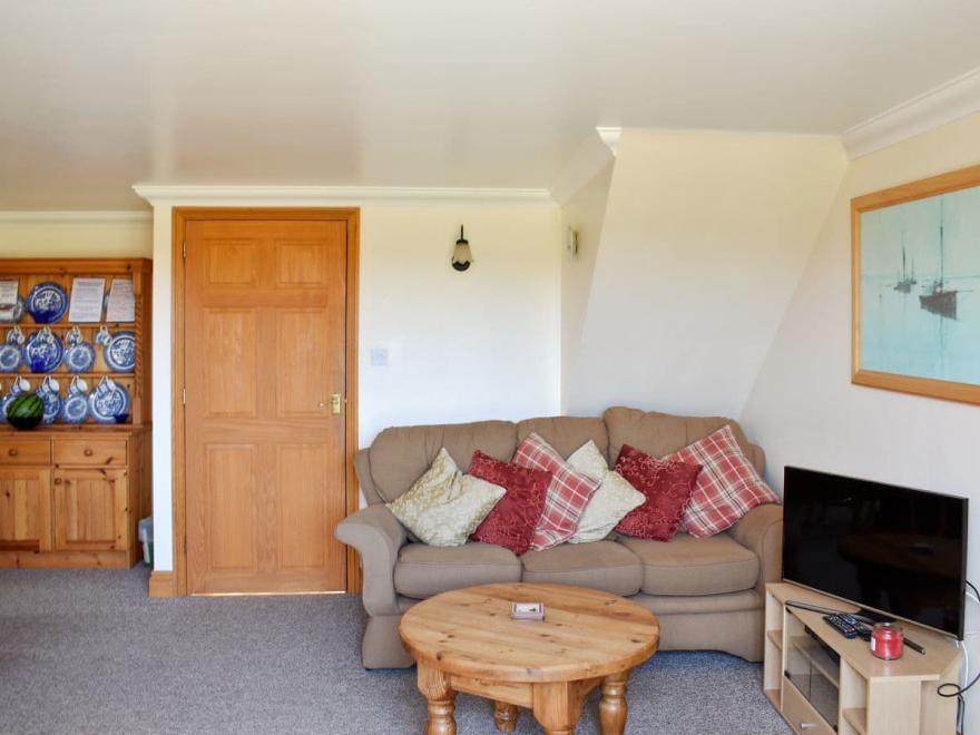 Honeysuckle Cottage-UK11688