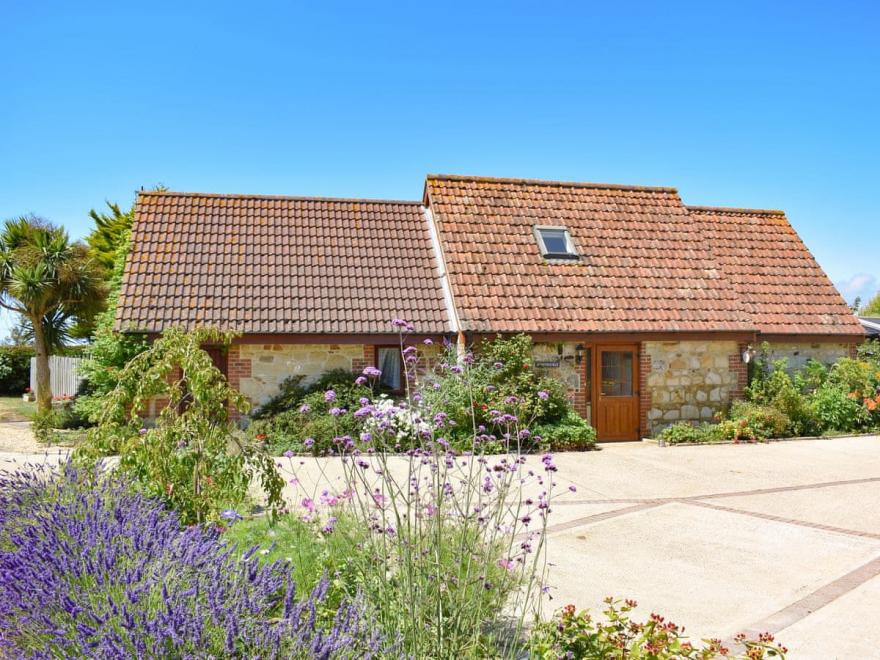 Honeysuckle Cottage-UK11688