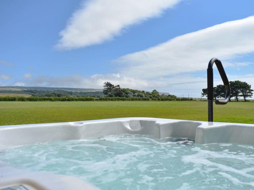 Wisteria Cottage-UK11690